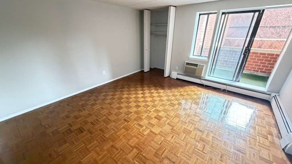 Apartment Northern Blvd  Queens, NY 11354, MLS-RD5612-10