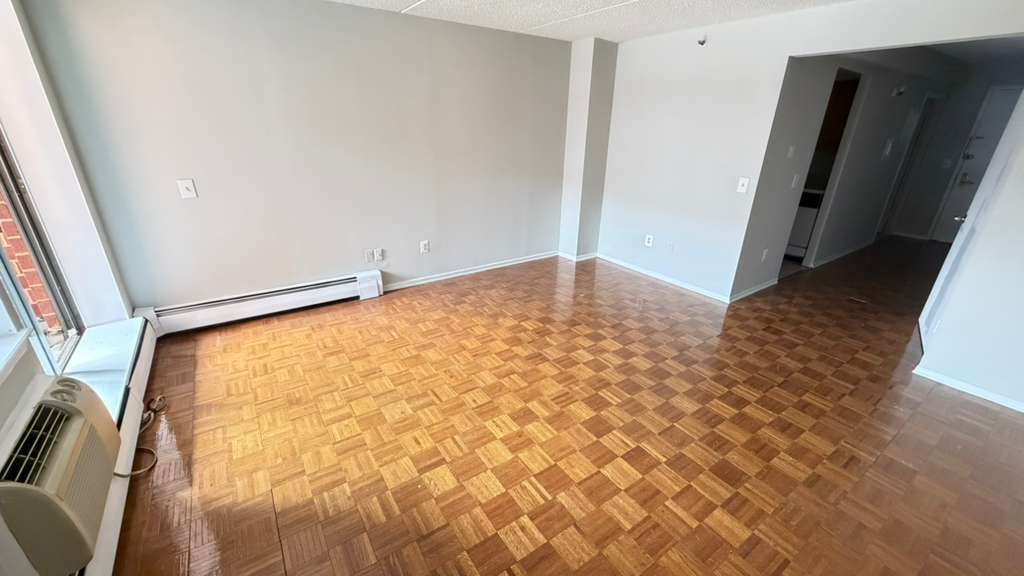 Apartment Northern Blvd  Queens, NY 11354, MLS-RD5612-12