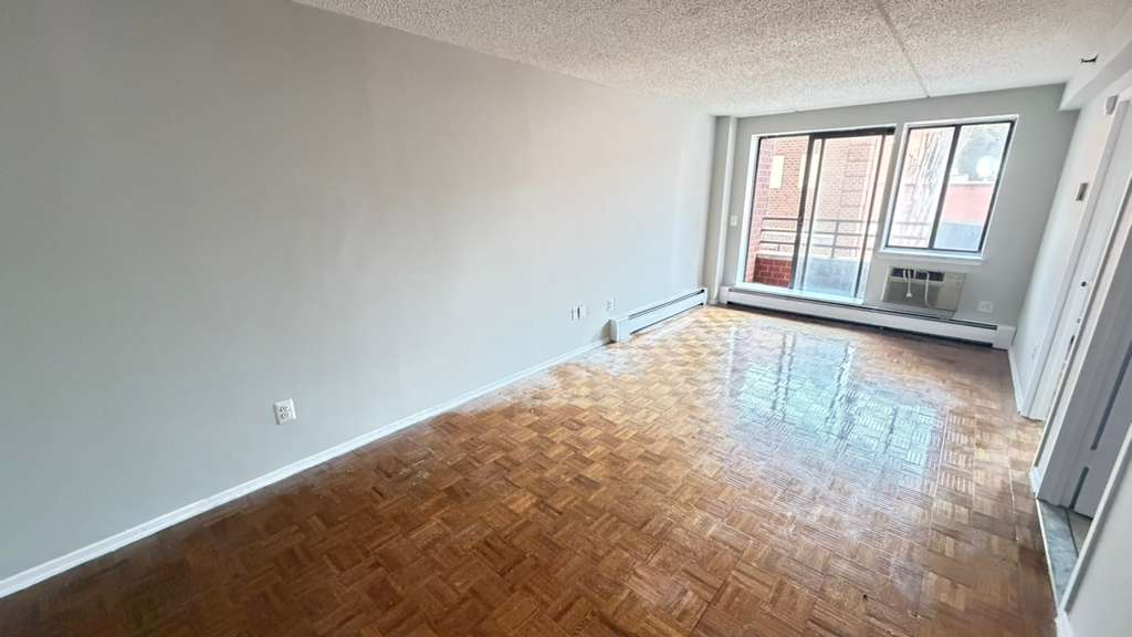 Apartment Northern Blvd Queens, NY 11354, MLS-RD5613-11