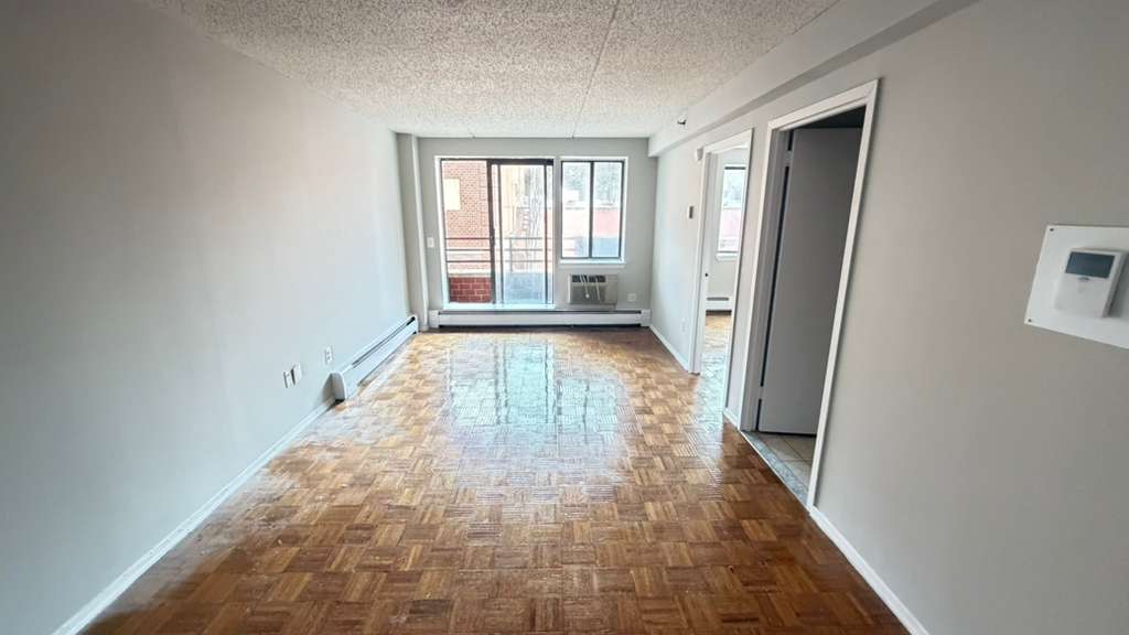Apartment Northern Blvd Queens, NY 11354, MLS-RD5613-12
