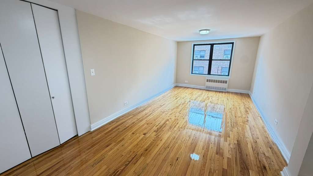 Apartment 67th Avenue  Queens, NY 11375, MLS-RD5614-9