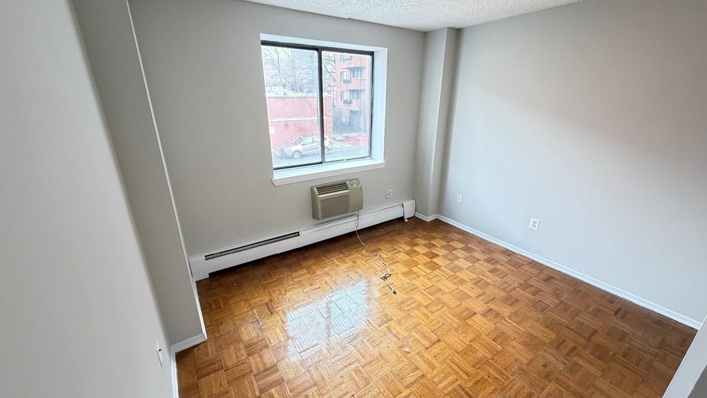 Apartment Northern Blvd Queens, NY 11354, MLS-RD5623-13