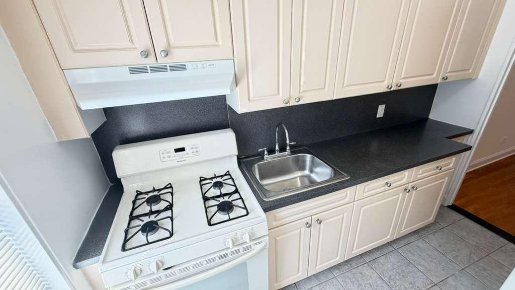 Apartment 77th Street  Queens, NY 11372, MLS-RD5628-3