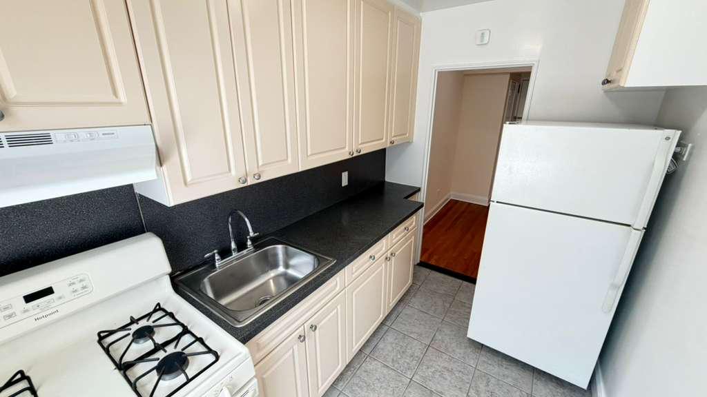 Apartment 77th Street  Queens, NY 11372, MLS-RD5628-4
