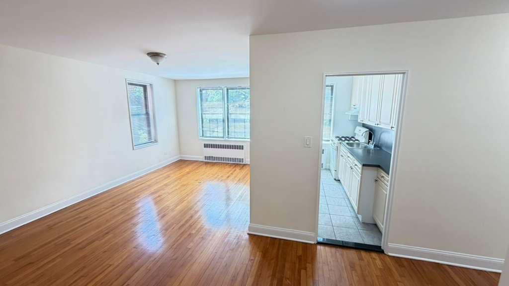 Apartment 77th Street  Queens, NY 11372, MLS-RD5628-6