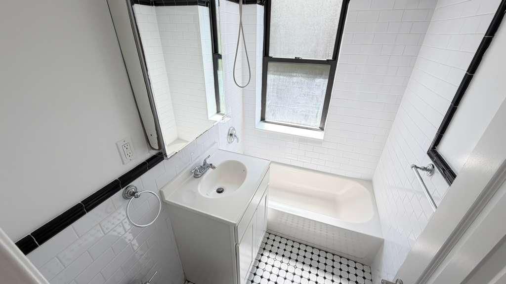 Apartment 77th Street  Queens, NY 11372, MLS-RD5628-15