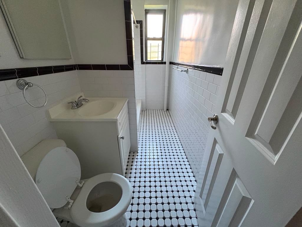 Apartment Highland Avenue  Queens, NY 11432, MLS-RD5635-4
