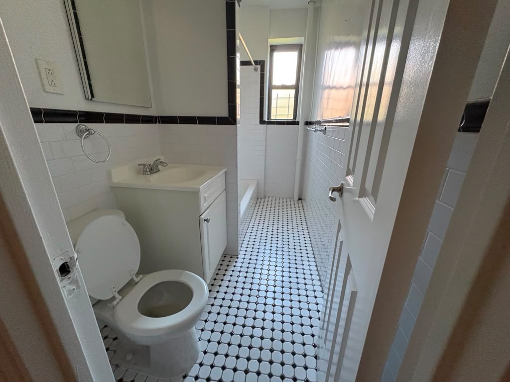 Apartment Highland Avenue  Queens, NY 11432, MLS-RD5635-9