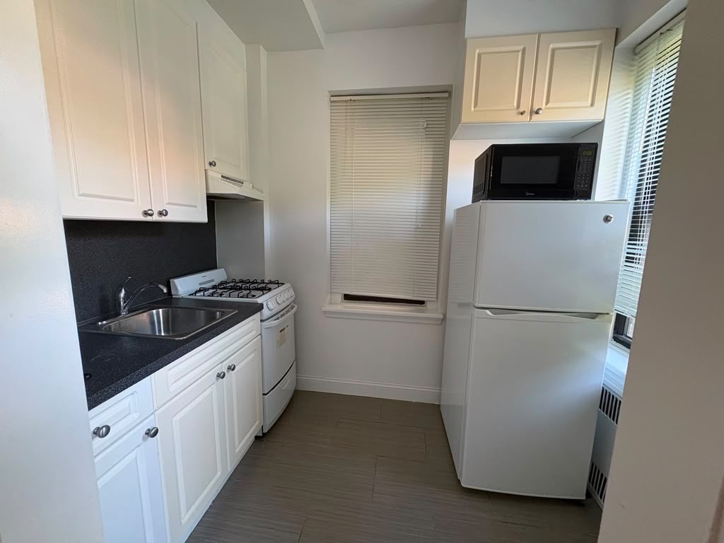 Apartment Highland Avenue  Queens, NY 11432, MLS-RD5635-10