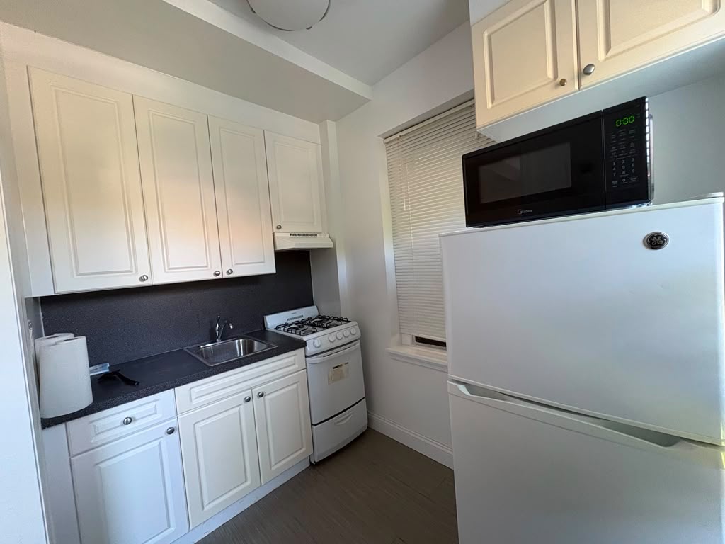 Apartment Highland Avenue  Queens, NY 11432, MLS-RD5635-11