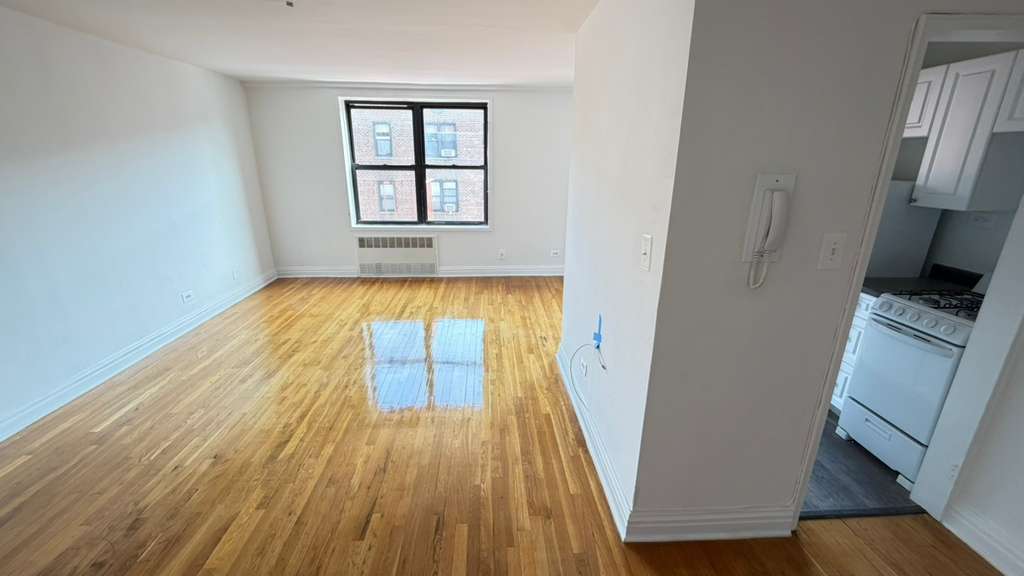 Apartment 67th Drive  Queens, NY 11375, MLS-RD5637-9