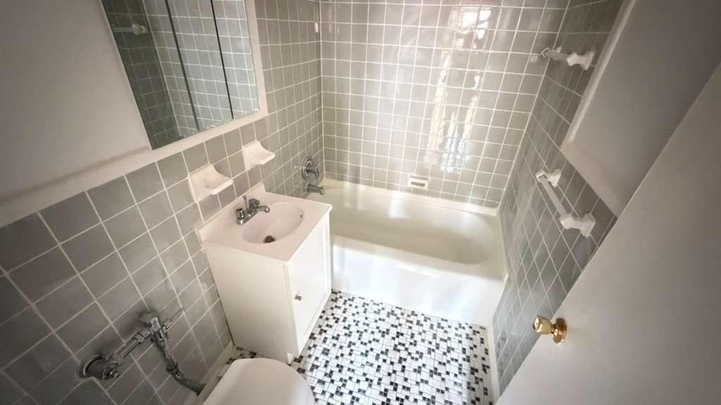 Apartment 67th Drive  Queens, NY 11375, MLS-RD5637-17