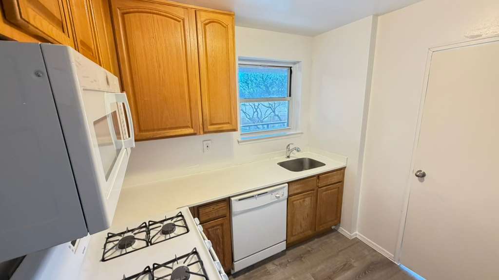 Apartment Bell Blvd Queens, NY 11360, MLS-RD5638-6