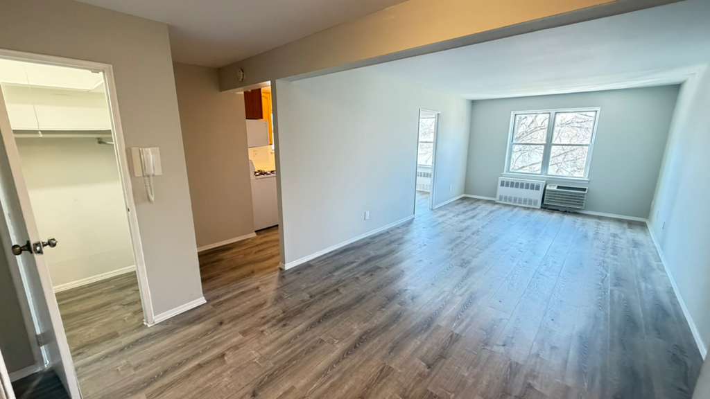 Apartment Bell Blvd Queens, NY 11360, MLS-RD5638-9