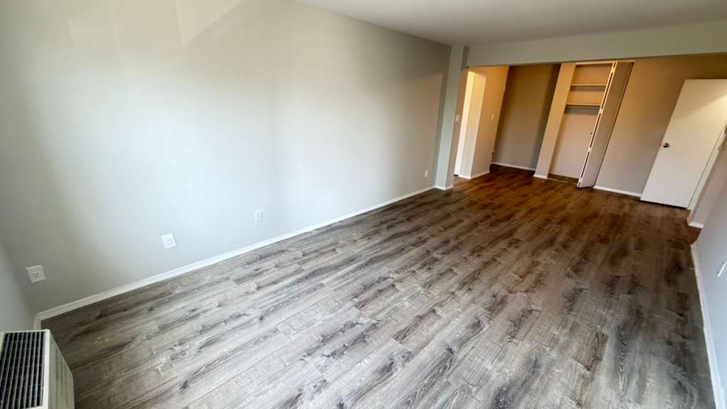 Apartment Bell Blvd Queens, NY 11360, MLS-RD5638-12