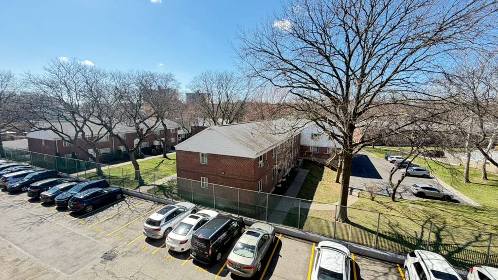 Apartment Bell Blvd  Queens, NY 11360, MLS-RD5638-20