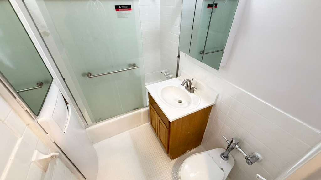 Apartment Bell Blvd Queens, NY 11360, MLS-RD5638-17