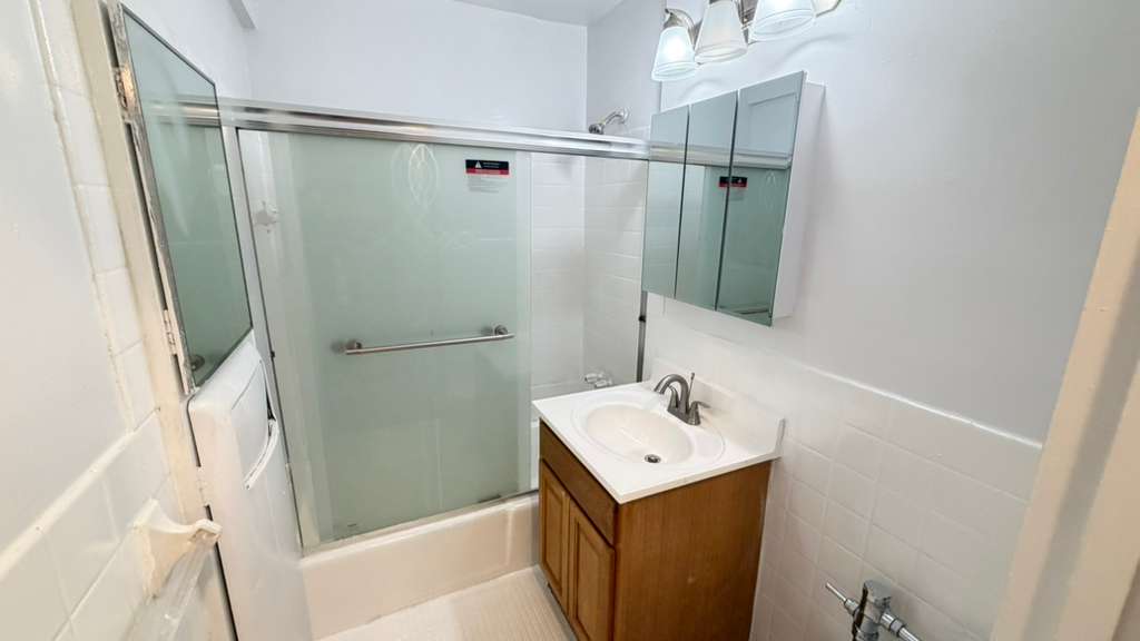 Apartment Bell Blvd Queens, NY 11360, MLS-RD5638-18