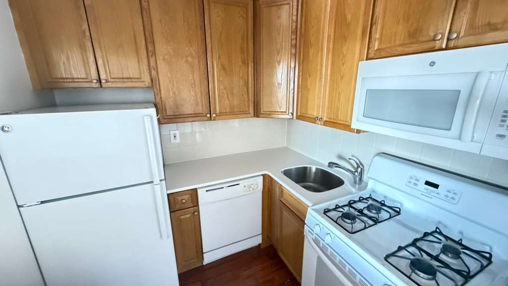 Apartment Bell Blvd Queens, NY 11360, MLS-RD5640-4