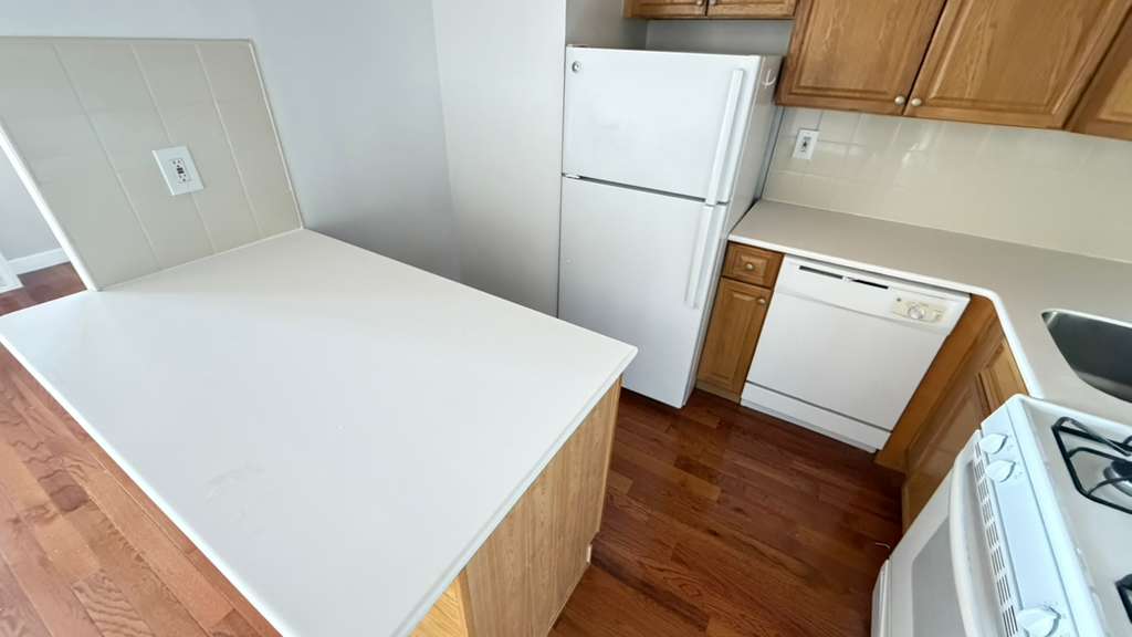 Apartment Bell Blvd Queens, NY 11360, MLS-RD5640-5