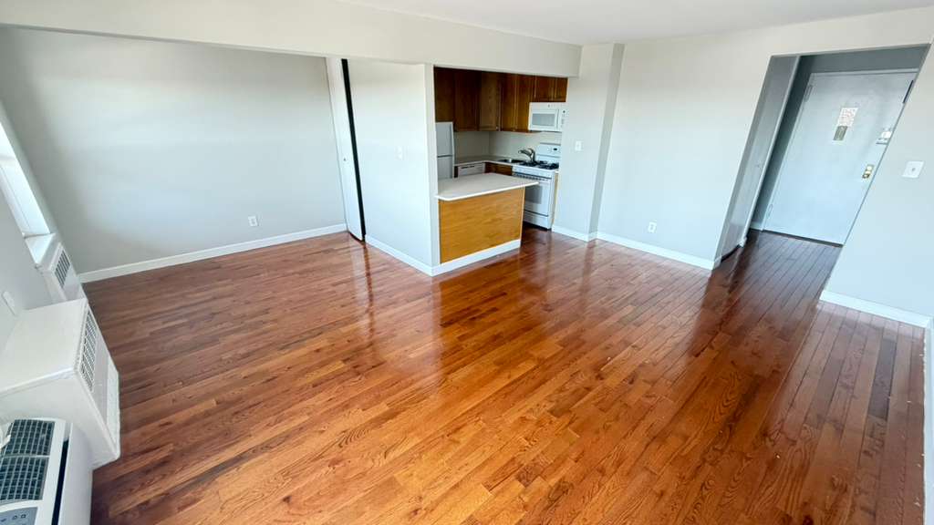 Apartment Bell Blvd Queens, NY 11360, MLS-RD5640-11
