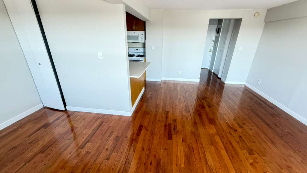Apartment Bell Blvd Queens, NY 11360, MLS-RD5640-12