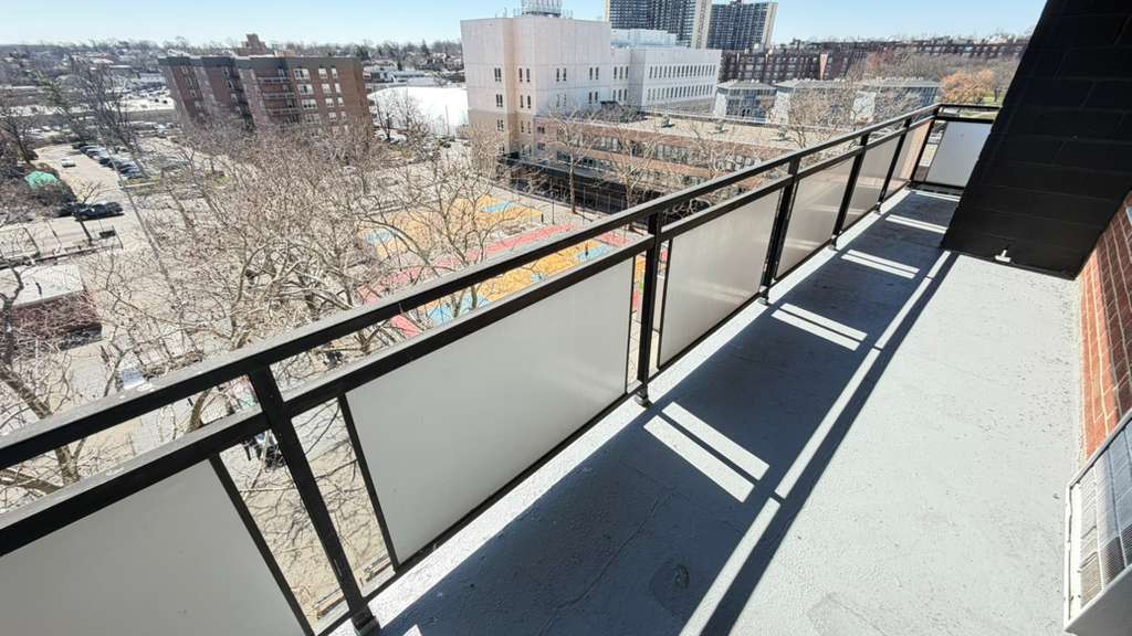 Apartment Bell Blvd Queens, NY 11360, MLS-RD5640-16