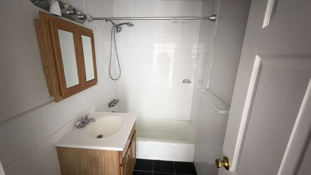 Apartment Bell Blvd Queens, NY 11360, MLS-RD5640-14