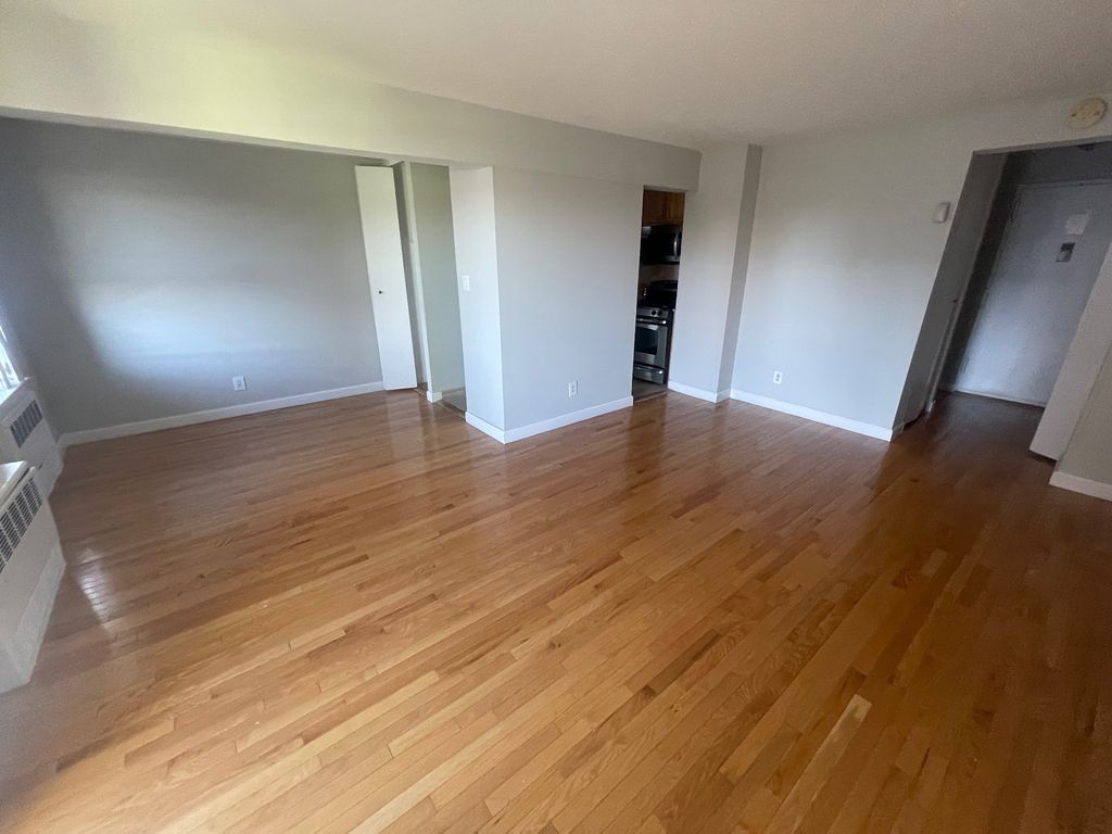 Apartment Bell Blvd Queens, NY 11360, MLS-RD5642-8