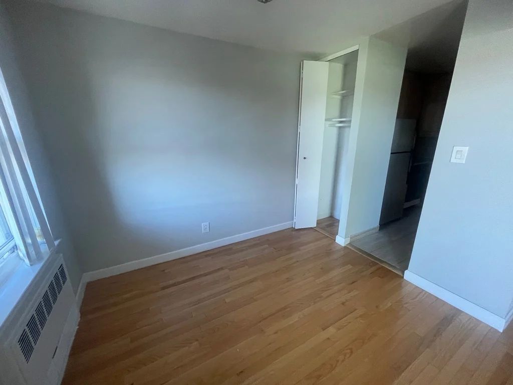Apartment Bell Blvd Queens, NY 11360, MLS-RD5642-10