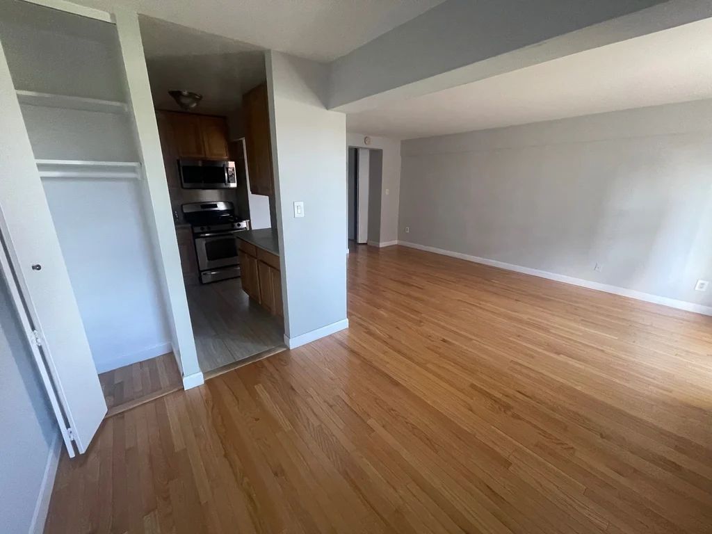 Apartment Bell Blvd Queens, NY 11360, MLS-RD5642-11