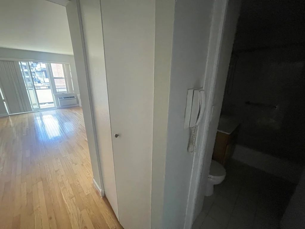 Apartment Bell Blvd Queens, NY 11360, MLS-RD5642-13
