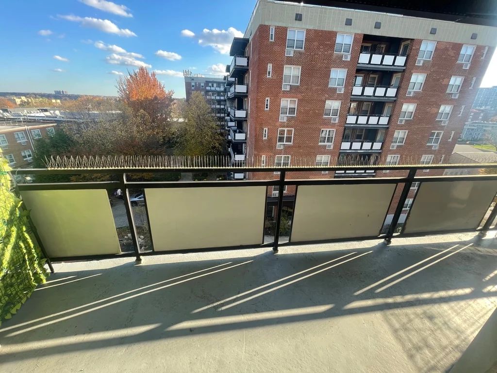 Apartment Bell Blvd Queens, NY 11360, MLS-RD5642-15