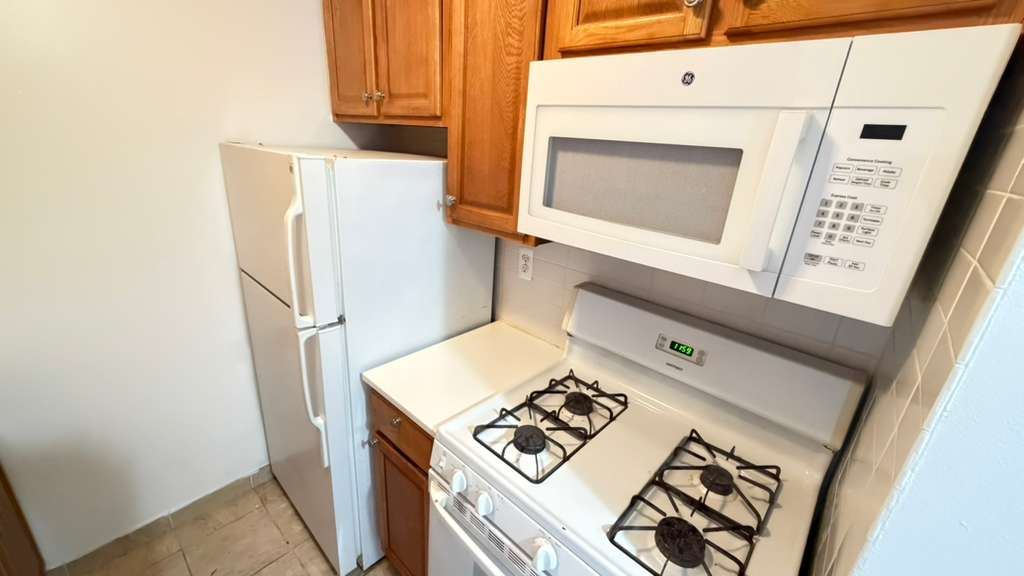 Apartment Bell Blvd  Queens, NY 11360, MLS-RD5643-5