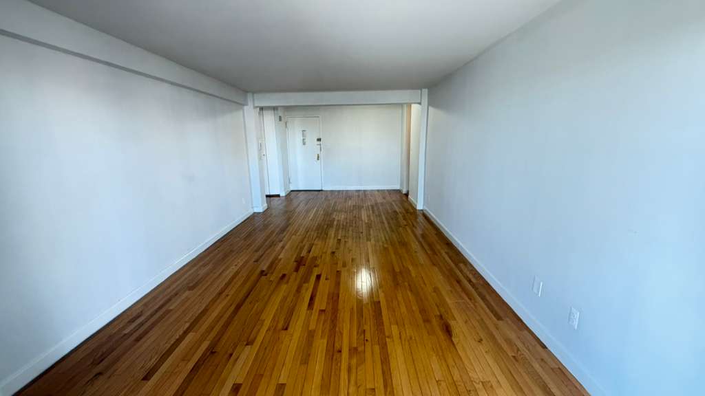 Apartment Bell Blvd  Queens, NY 11360, MLS-RD5643-11