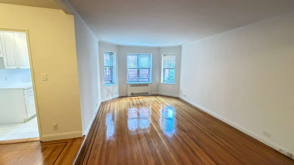Apartment Yellowstone Blvd  Queens, NY 11375, MLS-RD5649-2