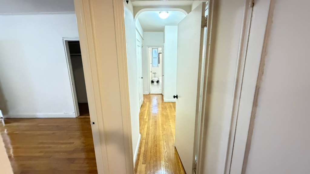 Apartment Yellowstone Blvd  Queens, NY 11375, MLS-RD5649-12