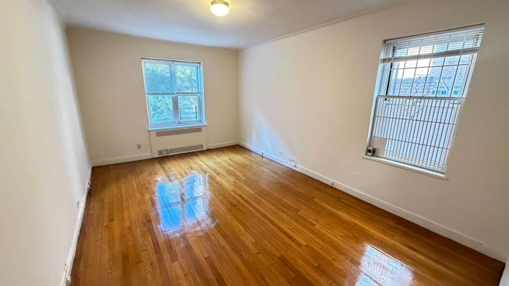 Apartment Yellowstone Blvd  Queens, NY 11375, MLS-RD5649-19