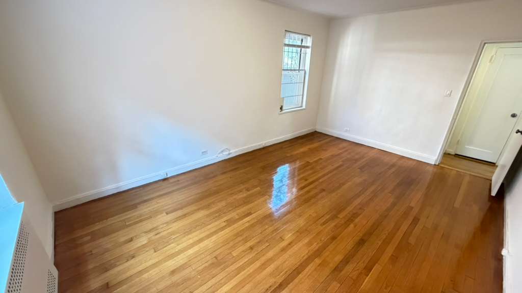 Apartment Yellowstone Blvd  Queens, NY 11375, MLS-RD5649-20