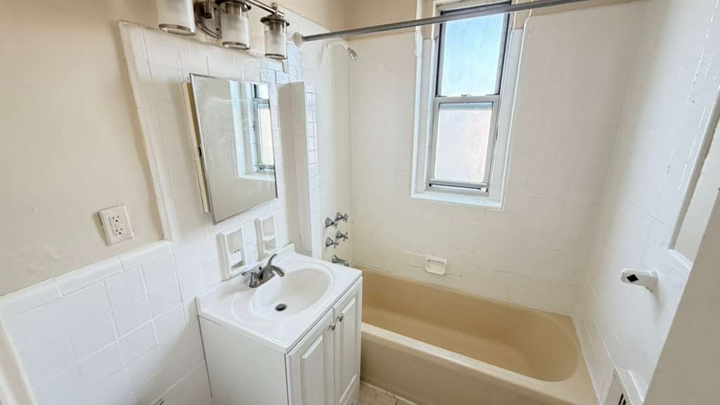 Apartment 76th Drive  Queens, NY 11375, MLS-RD5650-7