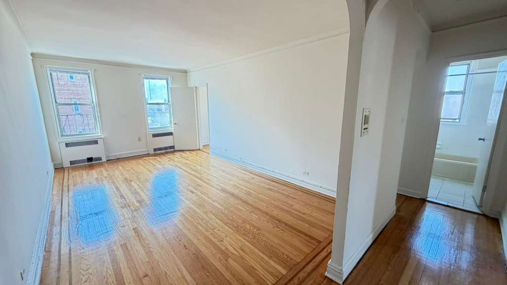 Apartment 76th Drive  Queens, NY 11375, MLS-RD5650-10