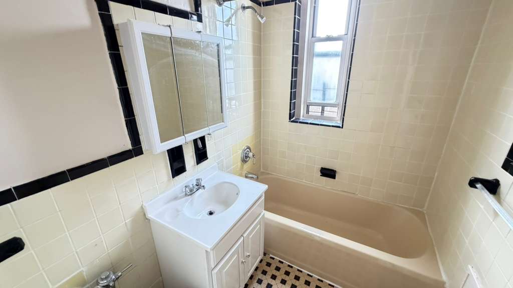 Apartment 76th Drive  Queens, NY 11375, MLS-RD5651-19