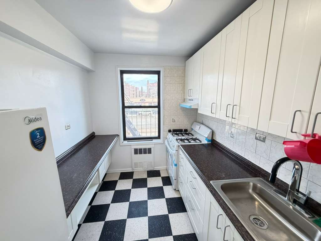 Apartment Queens Blvd  Queens, NY 11375, MLS-RD5652-4