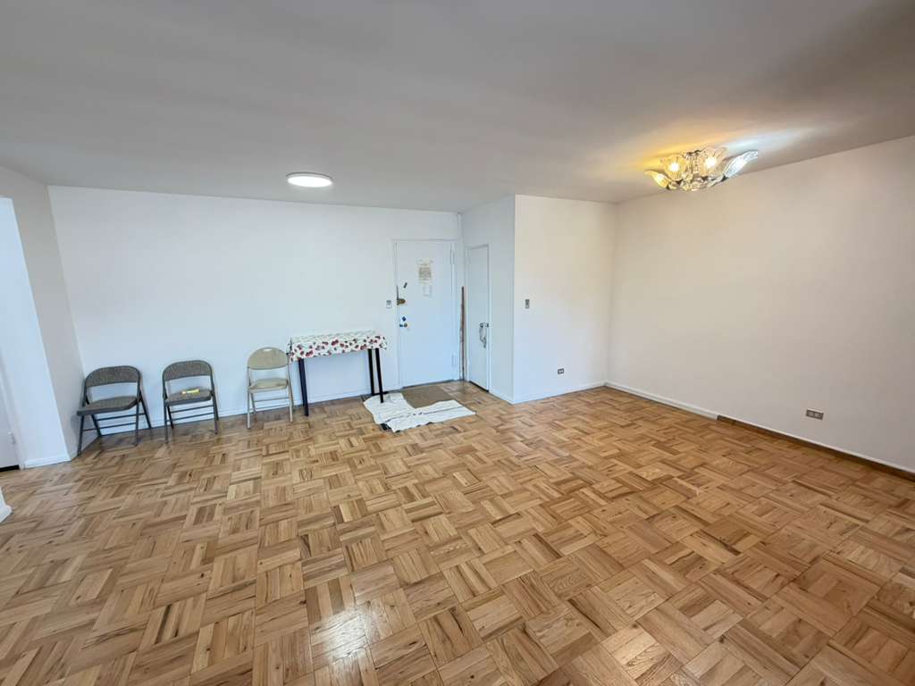 Apartment Queens Blvd  Queens, NY 11375, MLS-RD5652-12