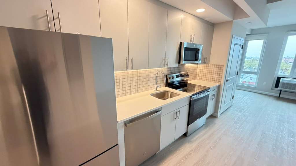 Apartment Hillside Avenue   Queens, NY 11432, MLS-RD5669-5