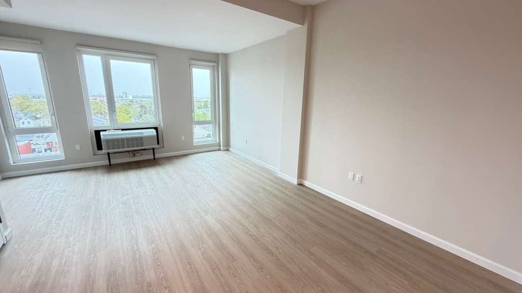 Apartment Hillside Avenue   Queens, NY 11432, MLS-RD5669-13