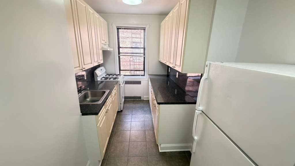 Apartment 167th Street  Queens, NY 11358, MLS-RD5679-4
