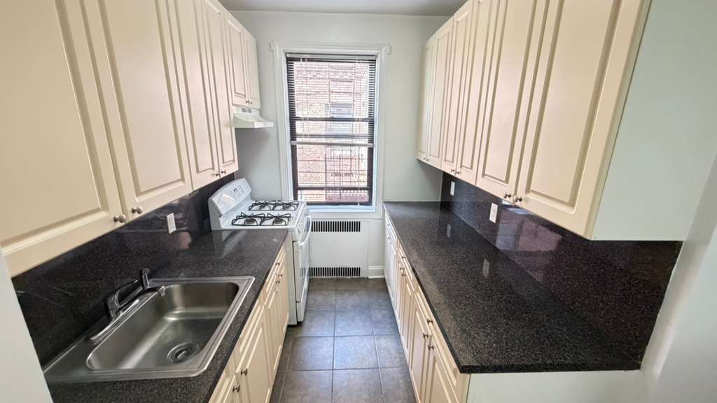 Apartment 167th Street  Queens, NY 11358, MLS-RD5679-5