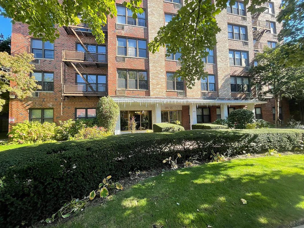 Apartment Ava Place  Queens, NY 11432, MLS-RD5681-3