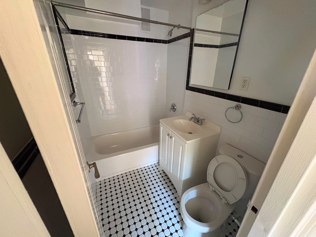 Apartment Ava Place Queens, NY 11432, MLS-RD5681-8
